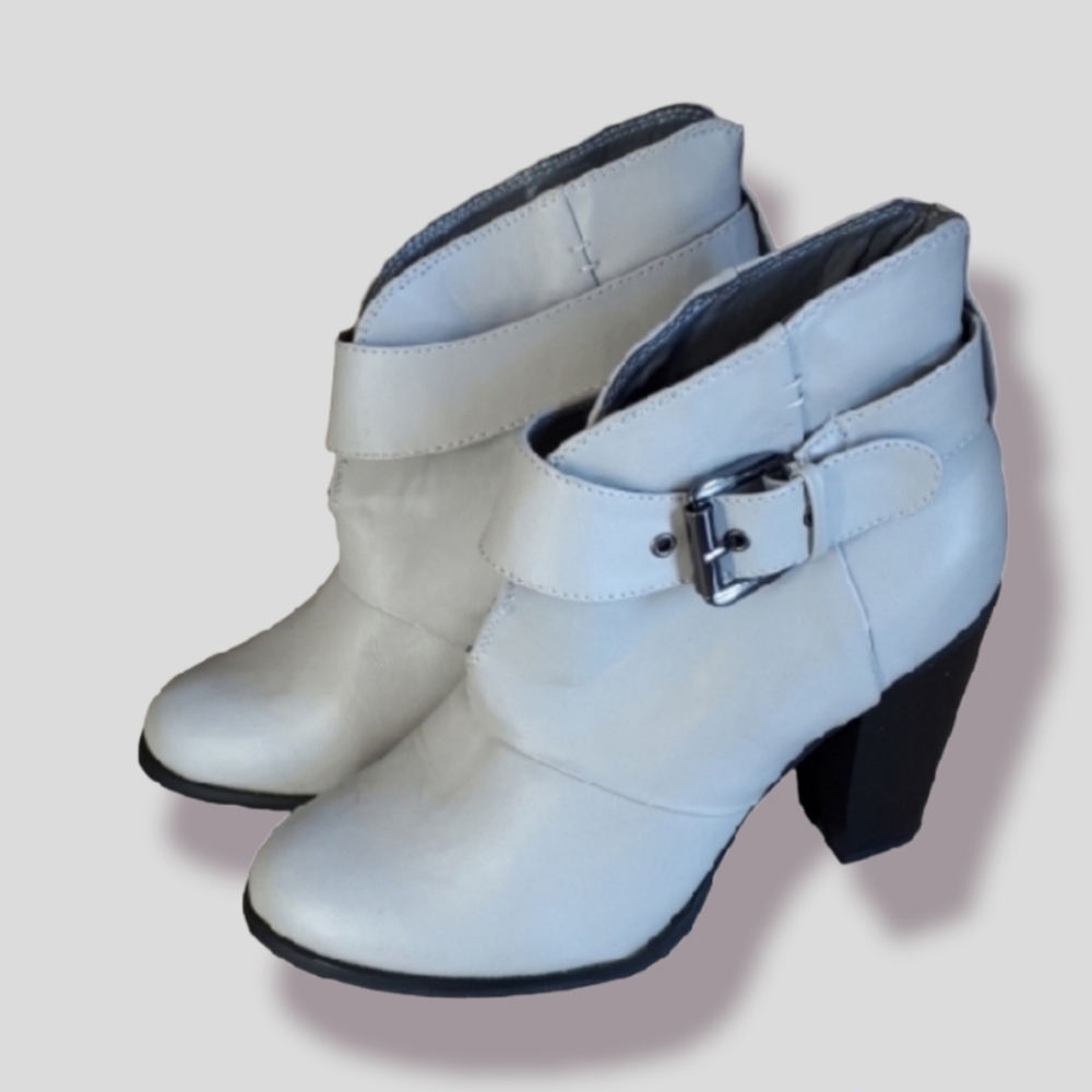 Leila Stone booties